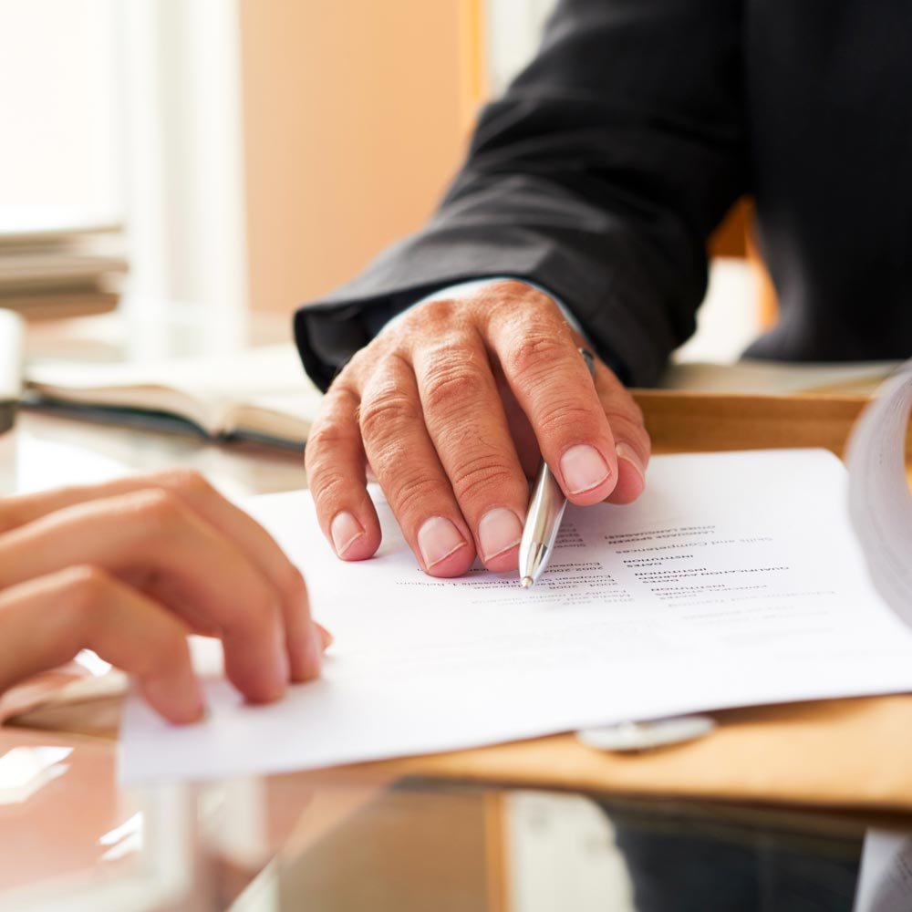 Abogado de derecho civil para reclamaciones de daños, contratos y derechos de propiedad